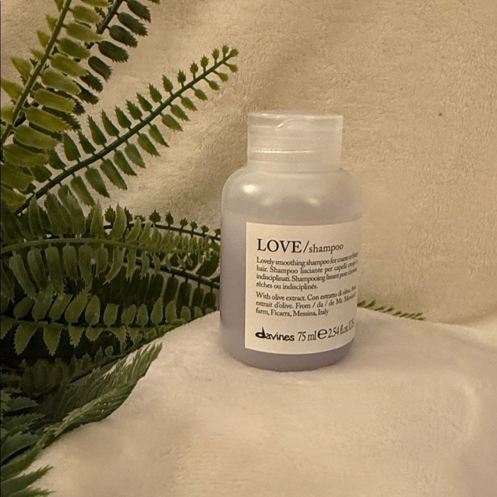 Davines LOVE Smoothing Shampoo 75mL
